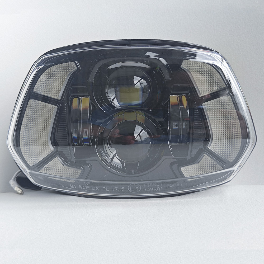 Model Kit Vespa - Reflektor LED z DRL do Vespa